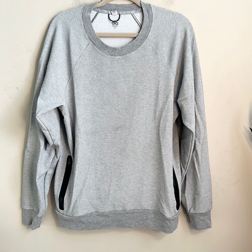 ALO Yoga Light Gray Textured Pullover Sweatshirt with Black Pocket Trim